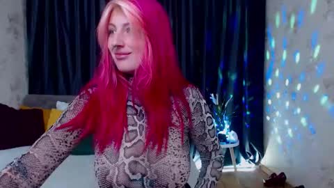 Nina online show from November 2025 06:23:01 AM