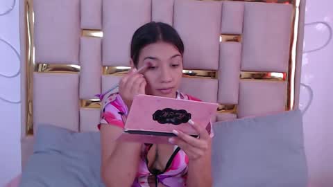 Nina Carther online show from October 2025 11:30:01 AM