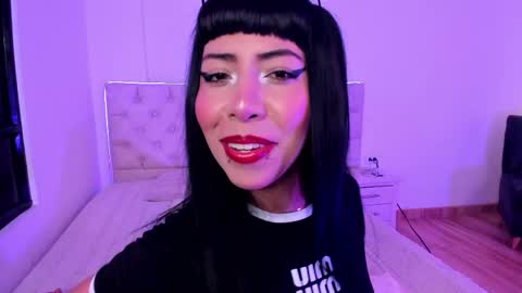 Nina Fox  online show from May 2026 03:35:01 AM