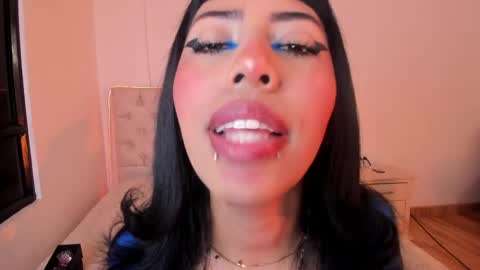 Nina Fox  online show from May 2026 05:43:01 PM