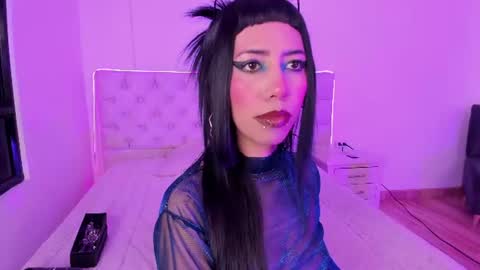 Nina Fox  online show from June 2026 02:28:02 PM