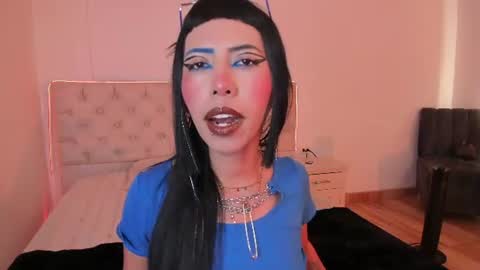 Nina Fox  online show from June 2026 06:50:01 PM
