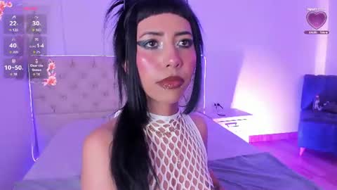 Nina Fox  online show from June 2026 04:45:01 PM