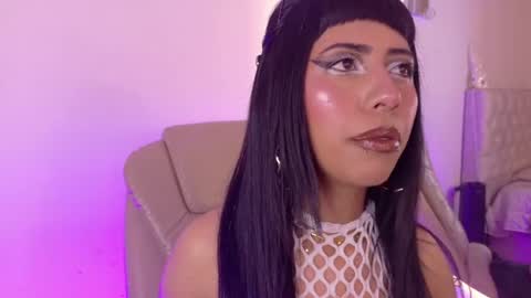 Nina Fox  online show from July 2026 06:54:02 PM