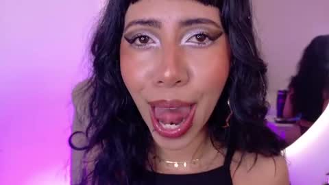 Nina Fox  online show from July 2026 09:12:01 PM