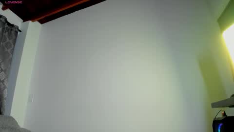 Snapshot of nina_fuentes chatting on October 2025 11:24:02 PM Catalina online show from October 2025 11:24:02 PM