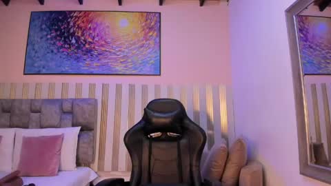 nina_glow_ online show from June 2026 10:40:01 AM