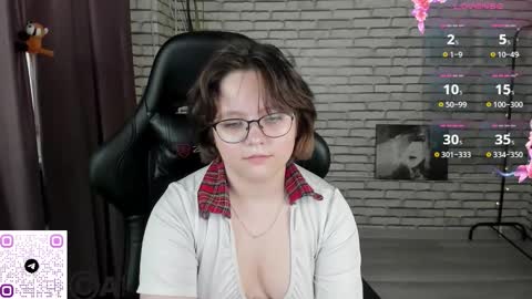 nina lunaa online show from November 2025 09:22:02 AM