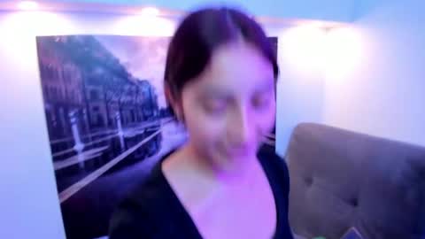 Nina online show from June 2026 08:00:01 PM