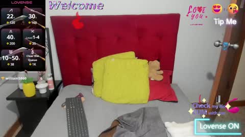 Snapshot of nina_petit chatting on February 2025 12:18:01 AM Nina online show from February 2025 12:18:01 AM
