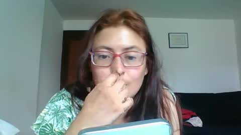 Snapshot of nina_petit chatting on February 2025 07:38:01 PM Nina online show from February 2025 07:38:01 PM