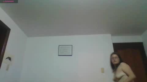 Snapshot of nina_petit chatting on February 2025 12:52:02 AM Nina online show from February 2025 12:52:02 AM