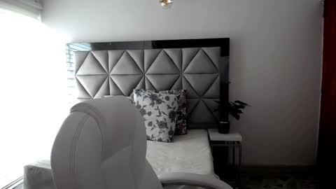 Snapshot of nina_pons chatting on January 2025 08:32:01 PM Nina online show from January 2025 08:32:01 PM