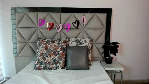 Snapshot of nina_pons chatting on February 2025 09:53:02 PM Nina online show from February 2025 09:53:02 PM