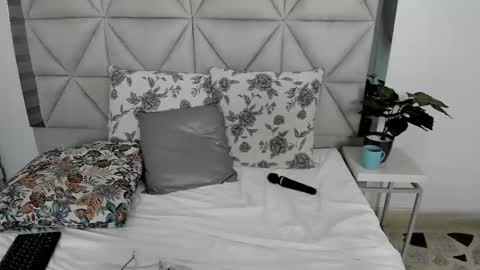 Snapshot of nina_pons chatting on March 2025 01:10:02 AM Nina online show from March 2025 01:10:02 AM