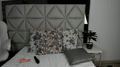 Snapshot of nina_pons chatting on March 2025 11:15:01 PM Nina online show from March 2025 11:15:01 PM