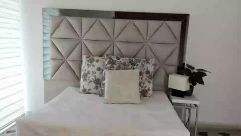 Snapshot of nina_pons chatting on September 2025 08:20:02 PM Nina online show from September 2025 08:20:02 PM