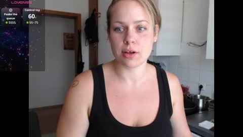 Snapshot of ninablue chatting on July 2026 05:15:01 PM NinaBlue online show from July 2026 05:15:01 PM