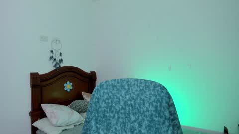 Nina online show from January 2025 10:19:01 PM