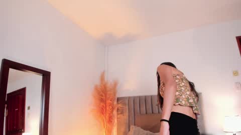 Nina online show from December 2024 06:23:02 PM