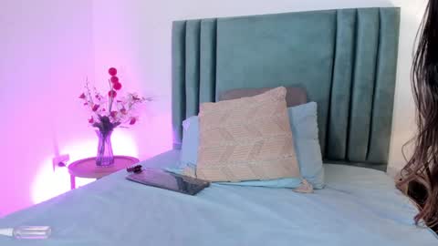 Nina online show from January 2025 05:12:02 PM