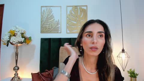 Nina online show from January 2025 06:14:01 PM