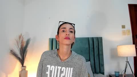 Nina online show from February 2025 05:51:02 PM