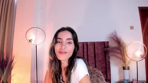 Nina online show from February 2025 06:15:02 PM