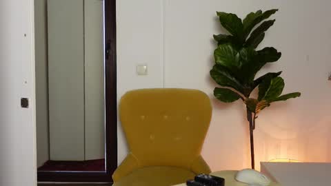 NinaCrystal online show from September 2025 07:43:01 AM