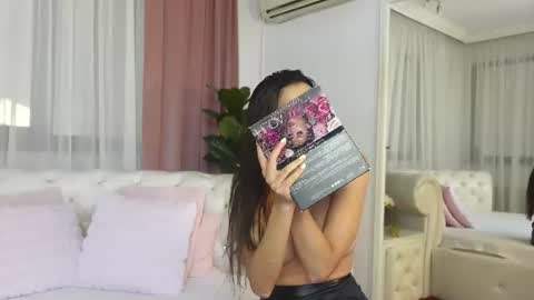 NinaCrystal online show from July 2026 10:32:01 AM