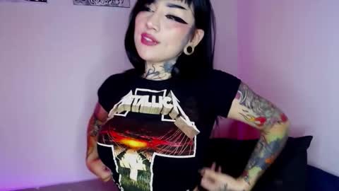 Snapshot of ninadanger chatting on April 2026 03:39:01 PM Heyyy guys Im Ninas crazy online show from April 2026 03:39:01 PM