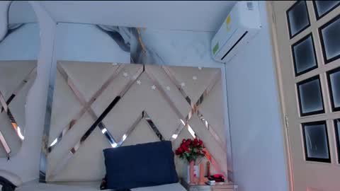 ninahtx online show from November 2025 09:03:02 PM