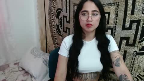 N I N A online show from December 2024 01:43:02 PM