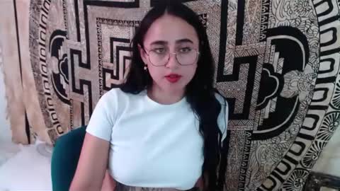 N I N A online show from December 2024 08:01:02 PM