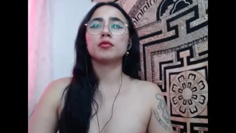 N I N A online show from December 2024 06:16:01 PM