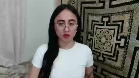 N I N A online show from January 2025 11:14:01 PM