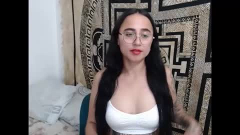 N I N A online show from January 2025 11:10:02 PM