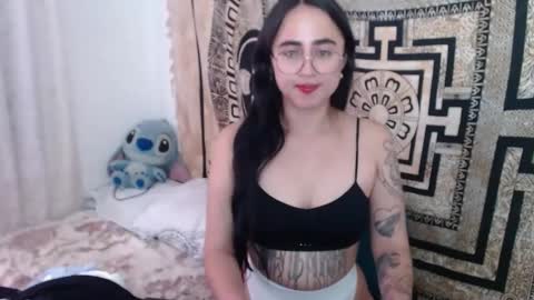 N I N A online show from January 2025 05:52:02 PM