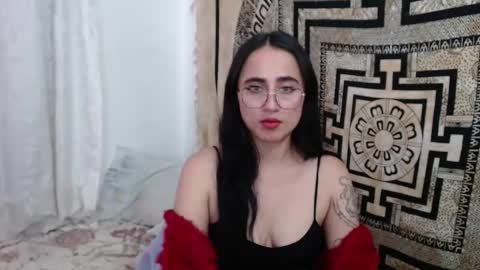 N I N A online show from January 2025 04:49:02 PM