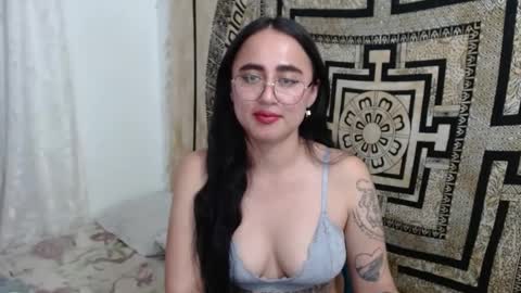 N I N A online show from February 2025 11:36:02 PM