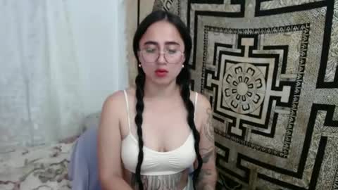 N I N A online show from February 2025 06:16:01 PM