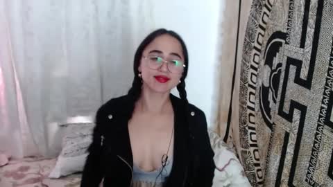 N I N A online show from March 2025 05:16:02 PM