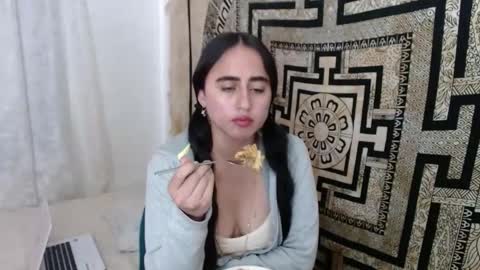 N I N A online show from March 2025 06:37:02 PM