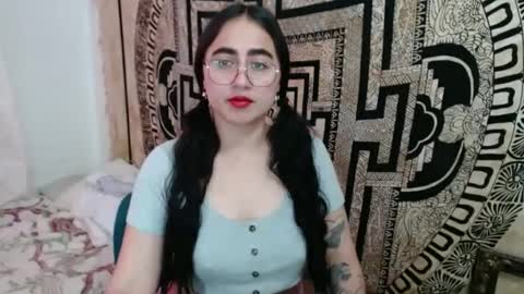 N I N A online show from September 2025 03:00:02 PM