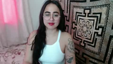 N I N A online show from September 2025 02:33:02 PM