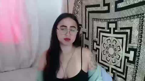 N I N A online show from October 2025 02:50:01 PM