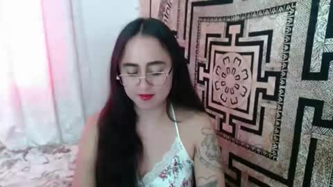 N I N A online show from November 2025 06:41:02 PM