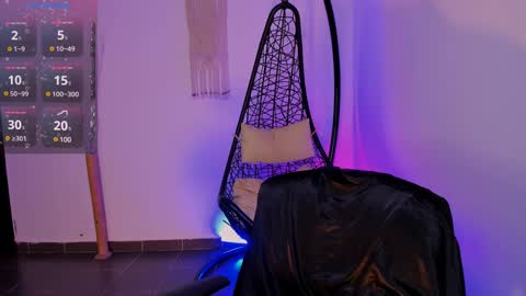 Snapshot of ninamonroee chatting on December 2024 11:49:02 PM ninamonroee online show from December 2024 11:49:02 PM