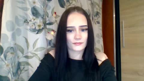 Nina online show from December 2025 09:32:02 PM