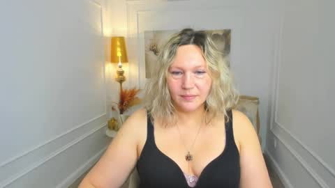 ninastarle online show from May 2026 04:40:01 AM
